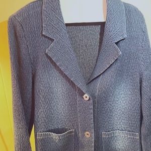 Ombre Blazer. Size Small - Very comfortable and great for traveling